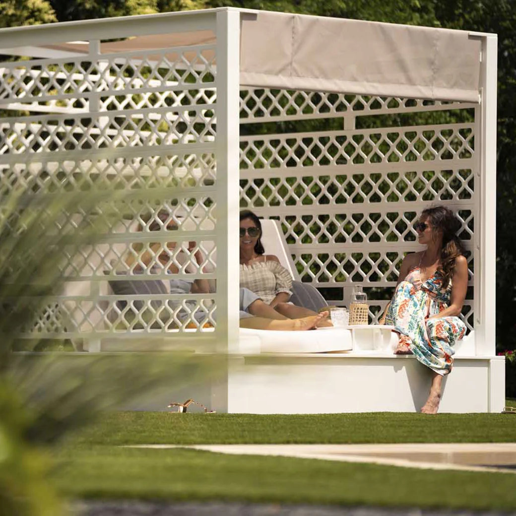 Ledge Lounger Shift Daybed