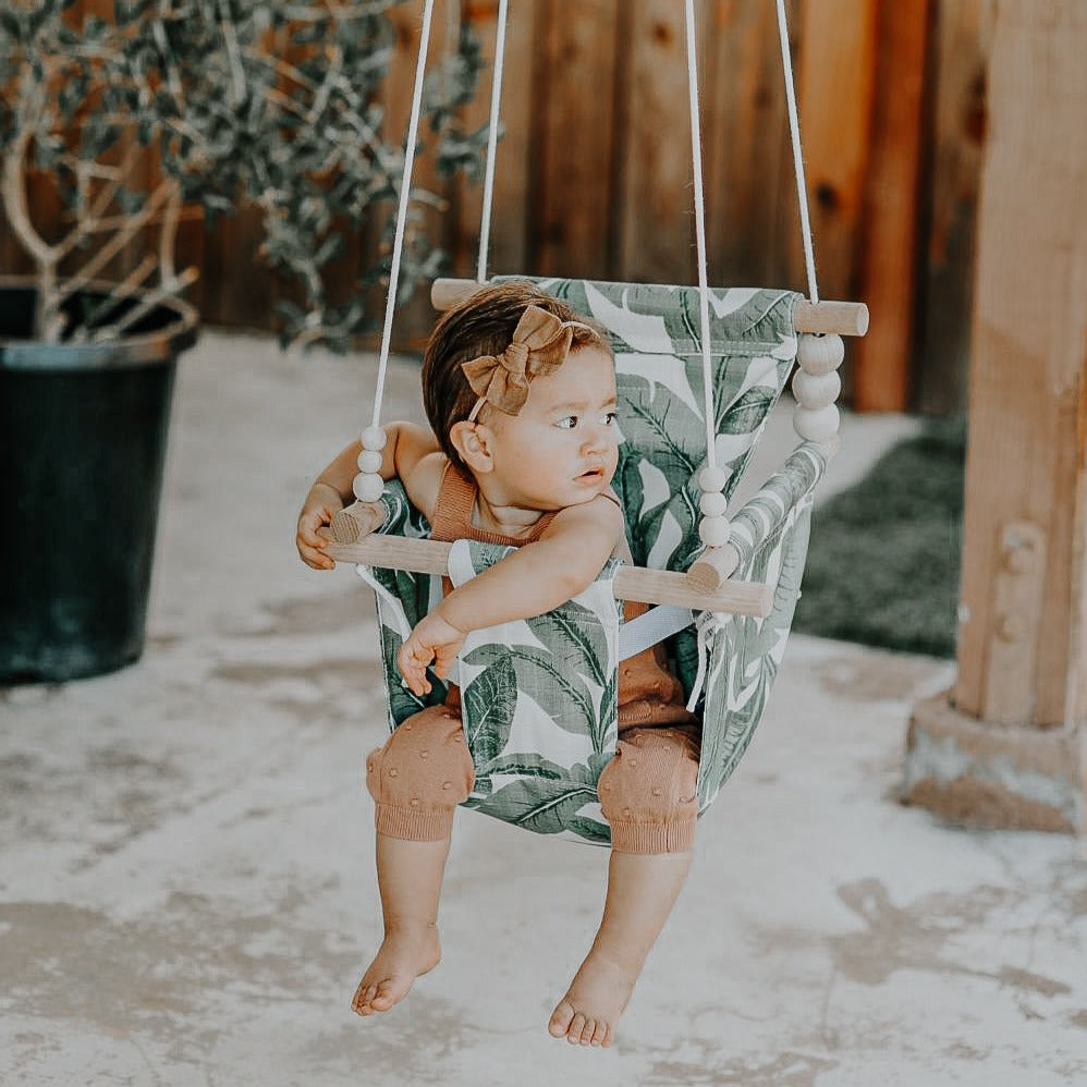 Sweet Swinging Outdoor Tropical Leaf Swing