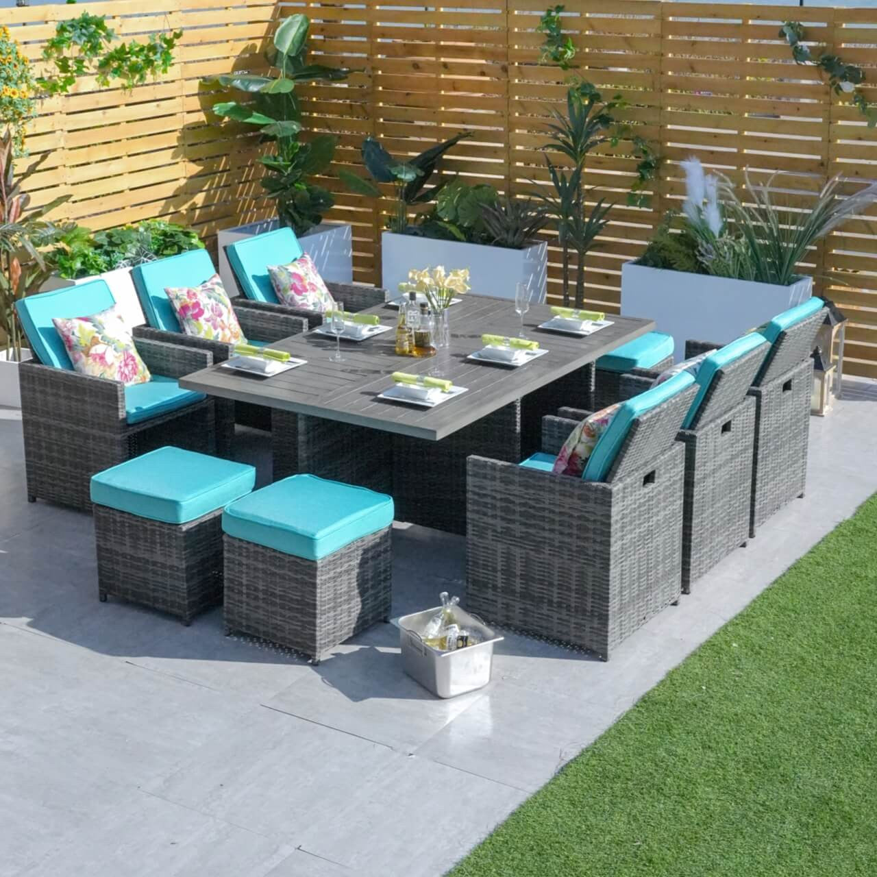 Direct Wicker's Patio Dining Set with 10 Seats and Aluminum Table - PAD-3234TA