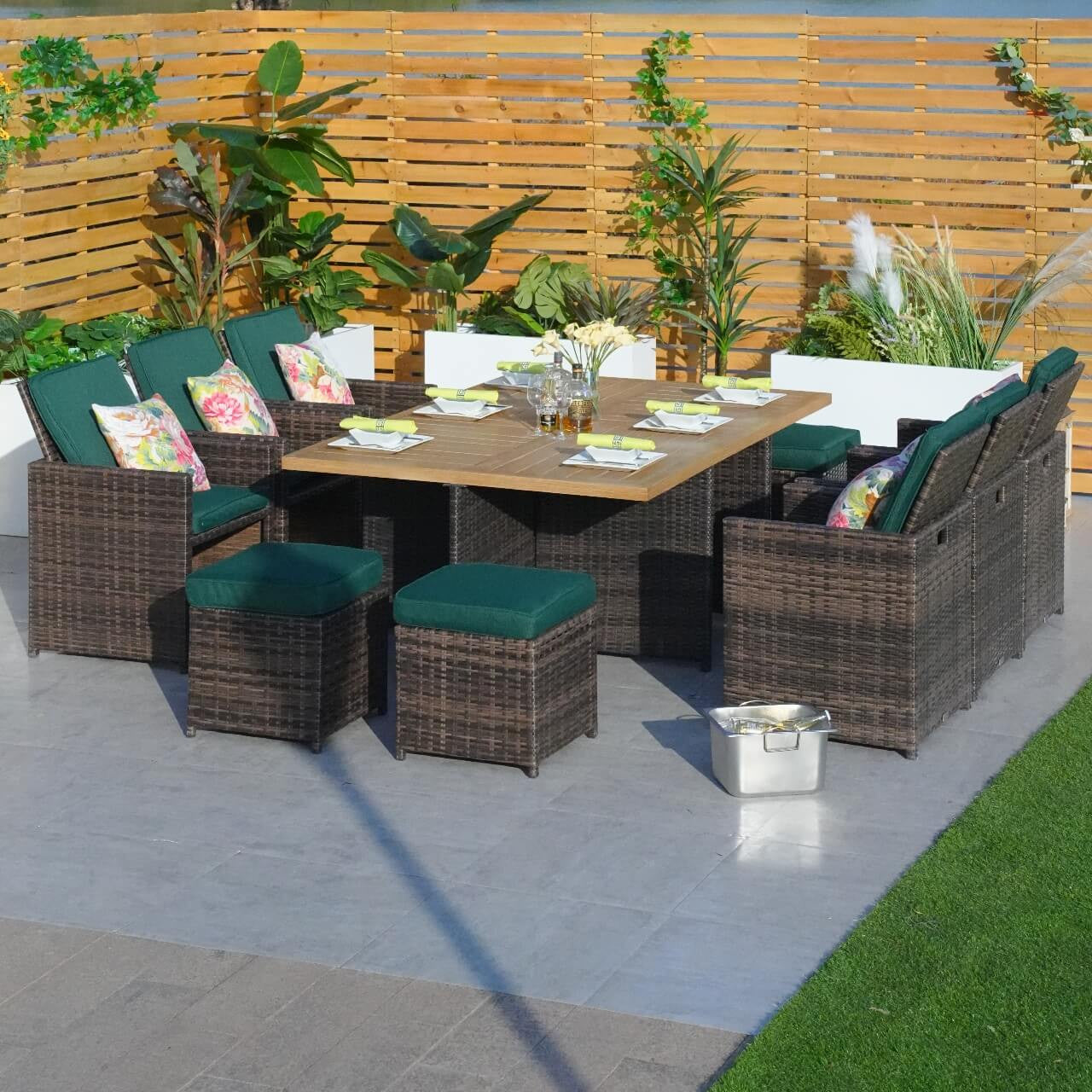 Direct Wicker's Patio Dining Set with 10 Seats and Aluminum Table - PAD-3234TA