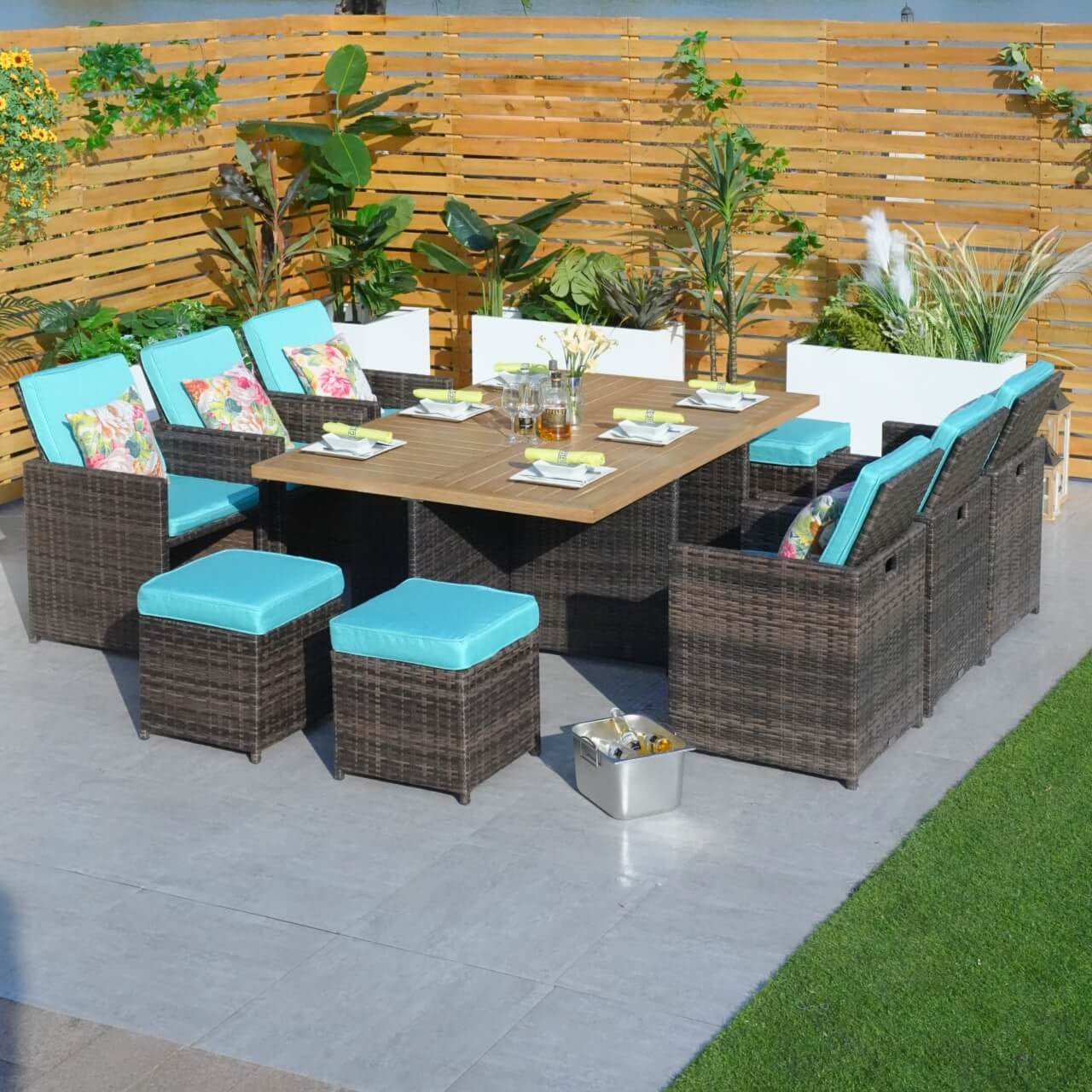 Direct Wicker's Patio Dining Set with 10 Seats and Aluminum Table - PAD-3234TA