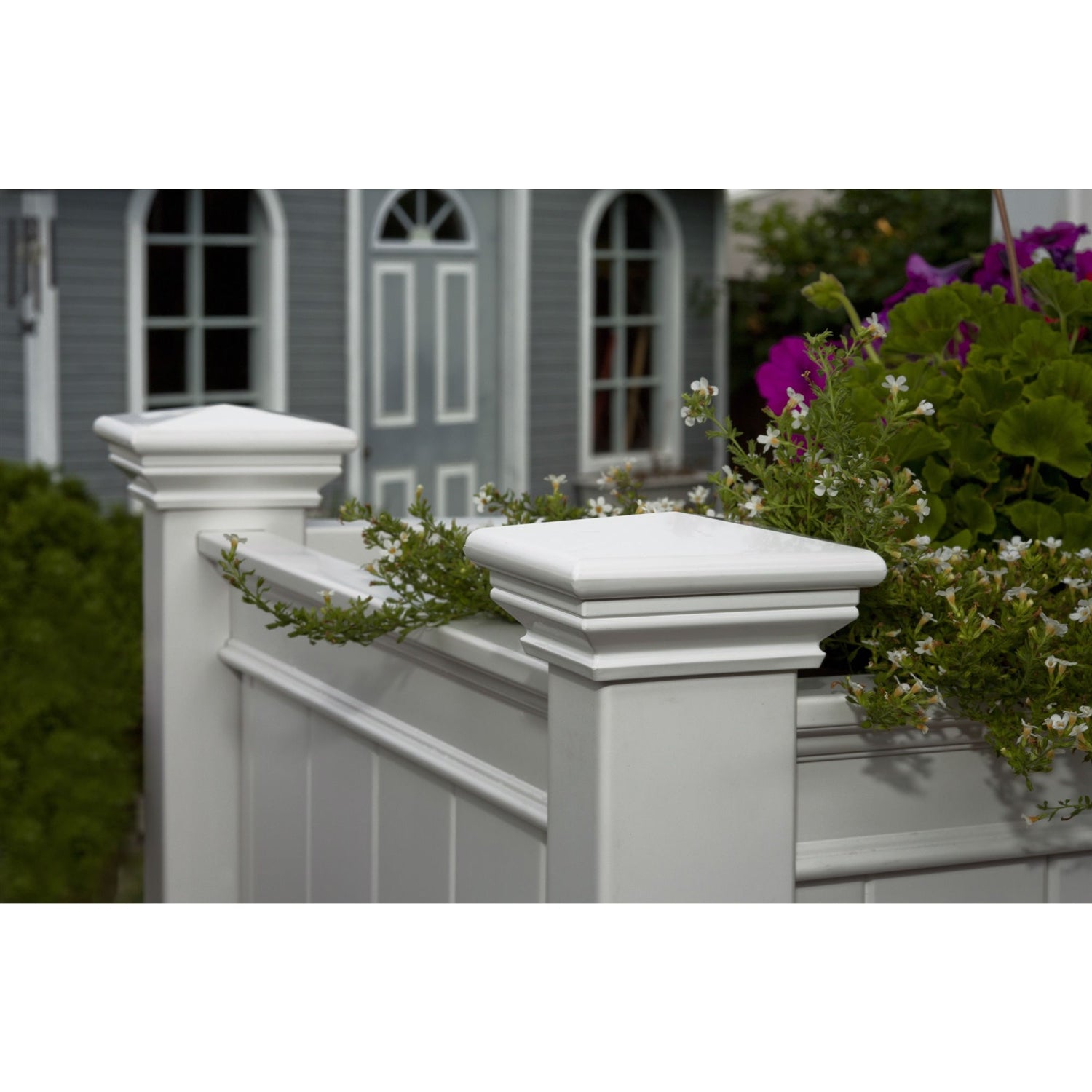 Fast Furnishings Elevated Planter Raised Grow Bed in White Vinyl