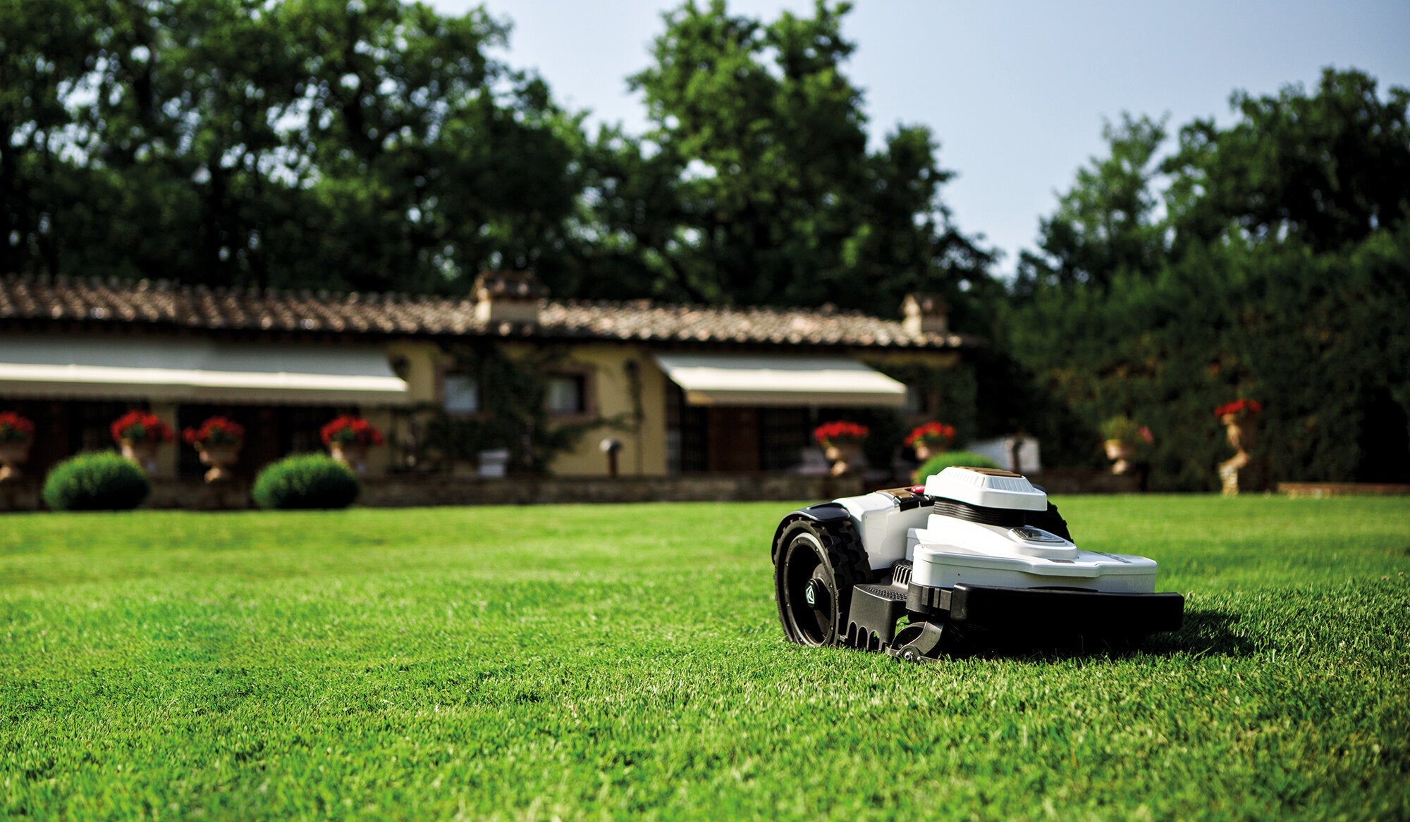 4.0 Elite Ambrogio Robotic Lawn Mower  .85 acres