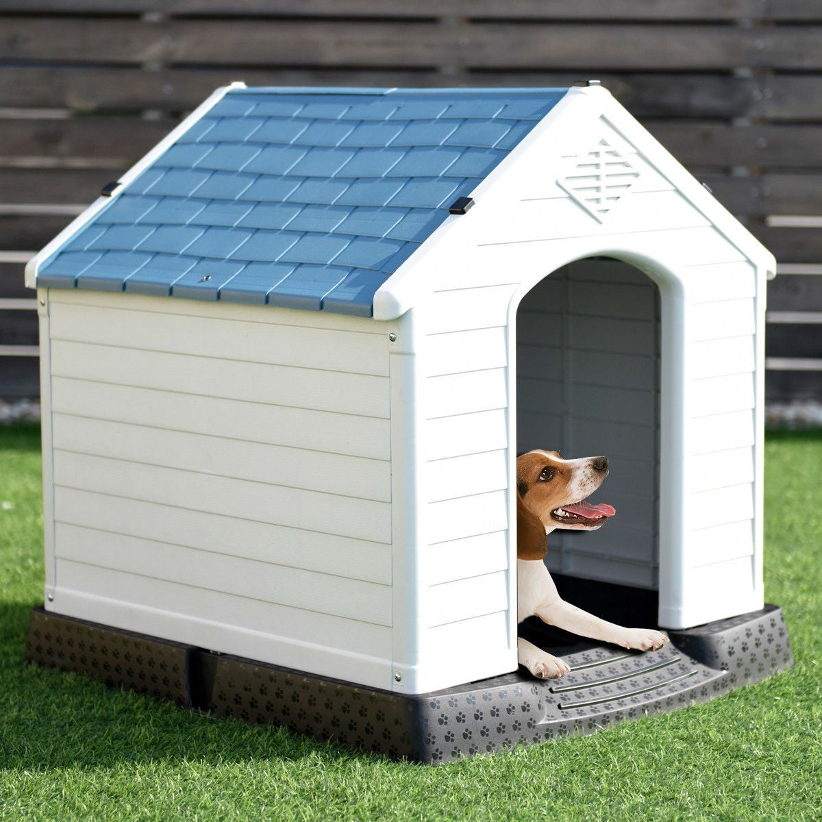 Fast Furnishings Small Outdoor Heavy Duty Blue and White Plastic Dog House