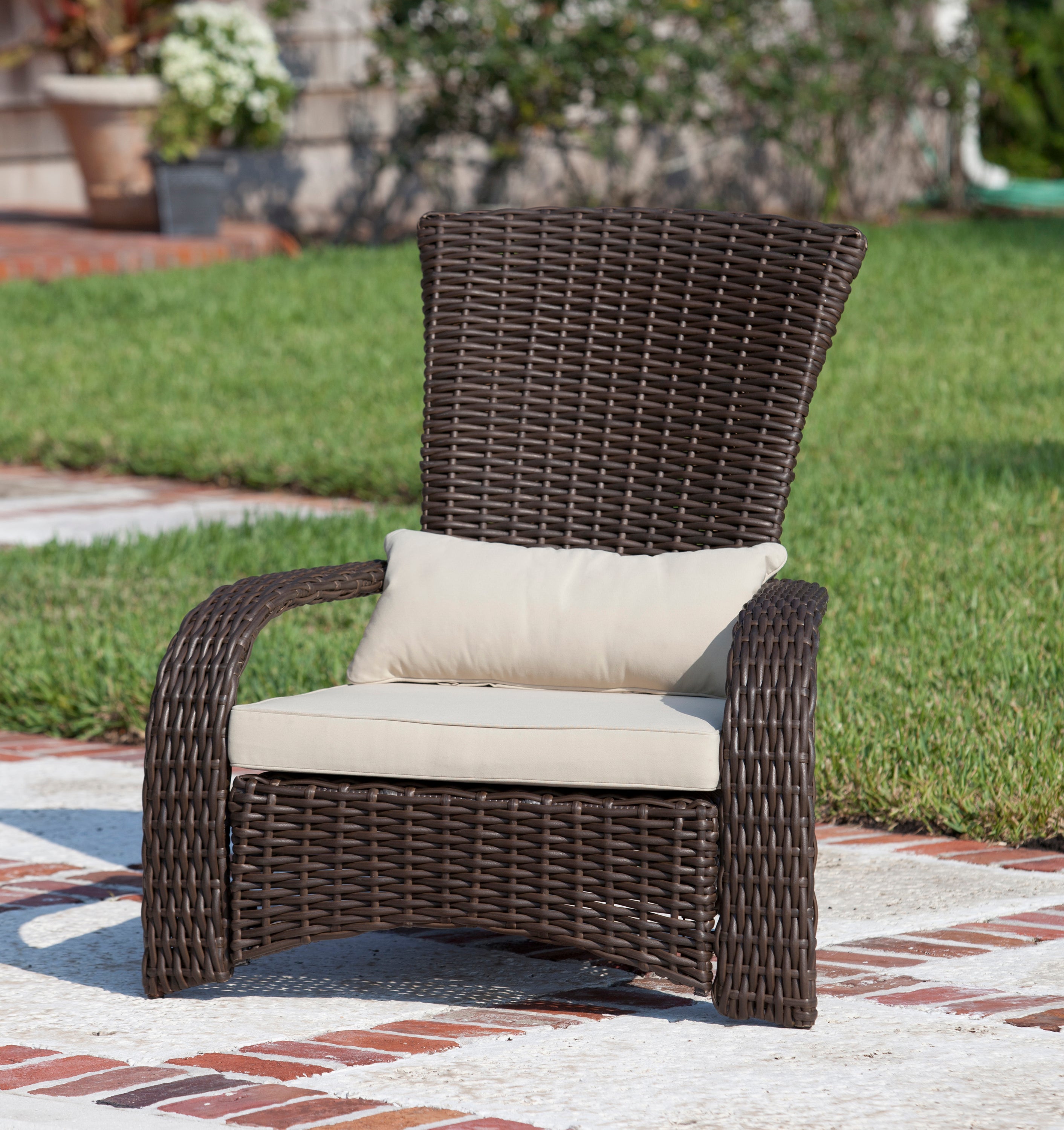 Well Traveled Living Deluxe Coconino Wicker Chair