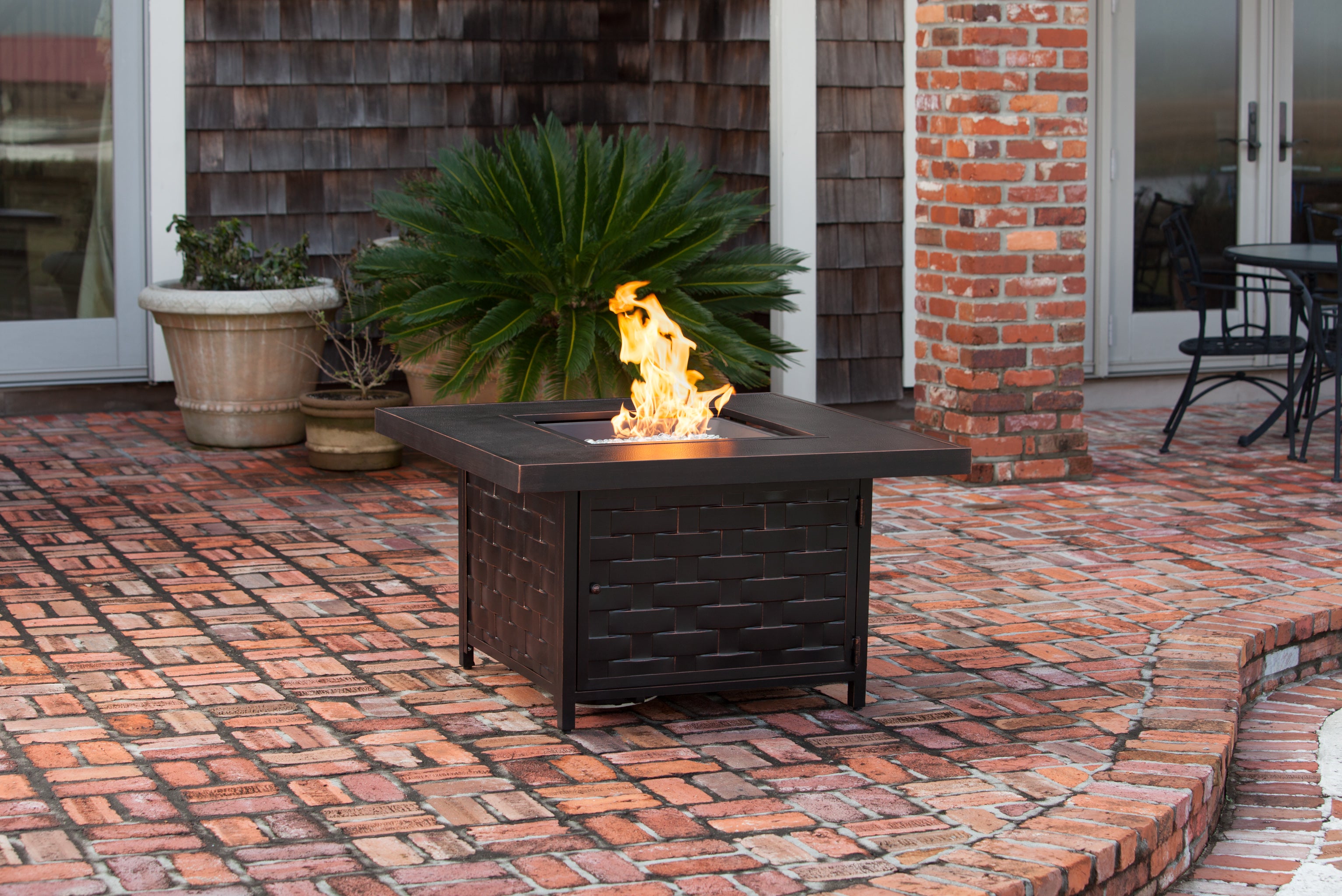 Well Traveled Living Armstrong Aluminum LPG Fire Pit