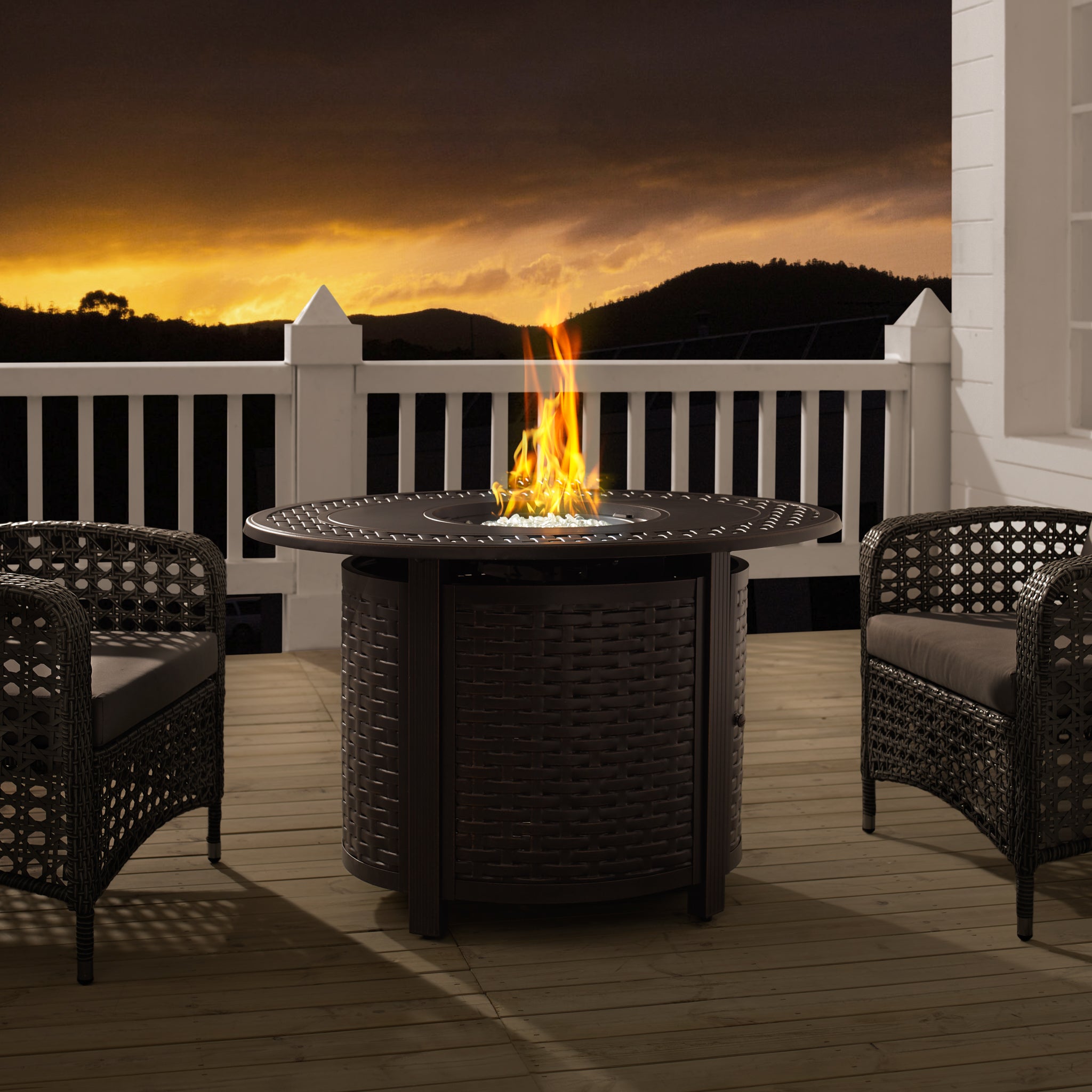 Well Traveled Living Davis Aluminum Oval LPG/NG Fire Pit