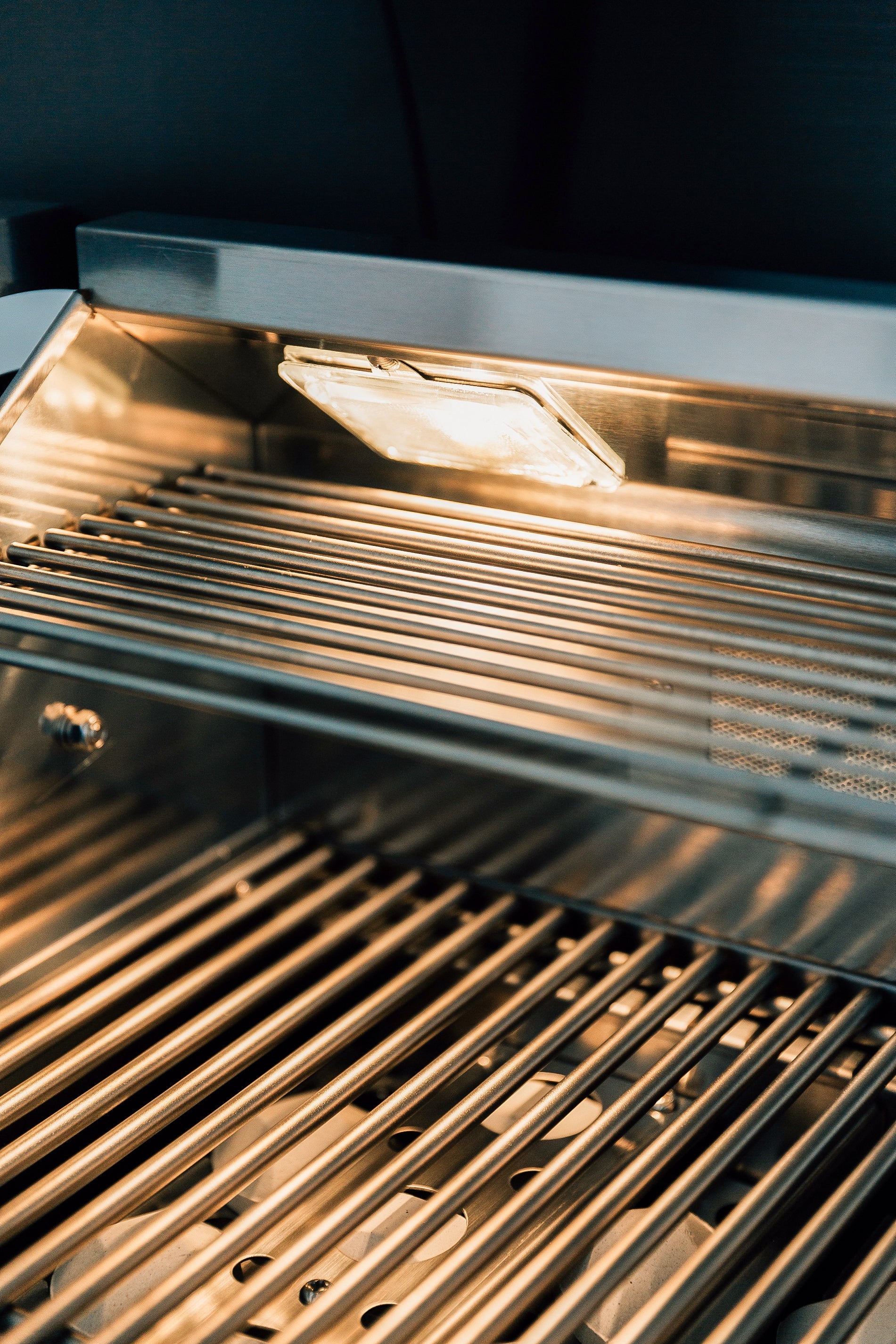 Summerset Sizzler Pro Series Built-in Grill
