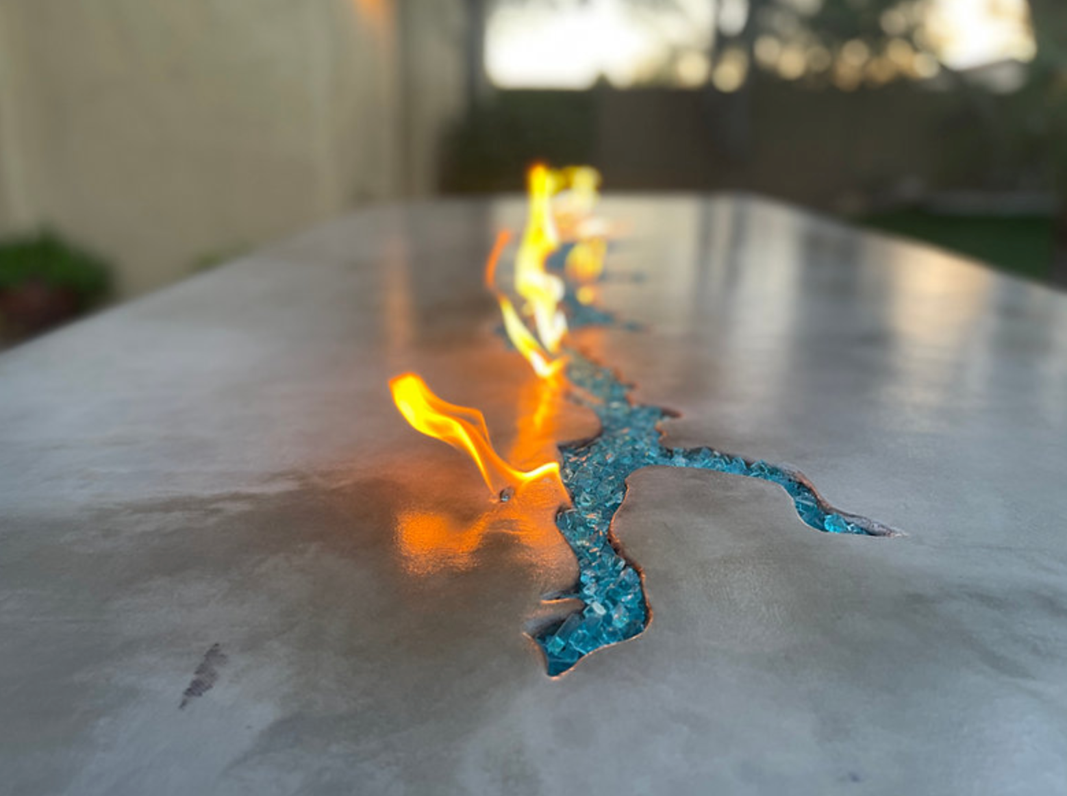 J2 Design The Phoenix Bold Fire Table
